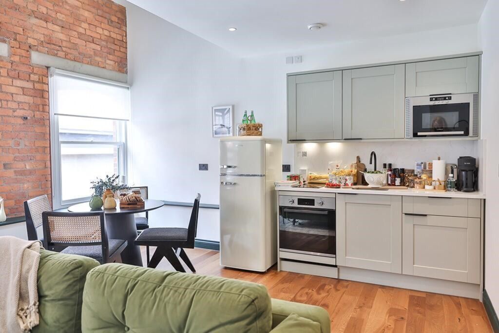 Property photo 2 of 17 Kitchen