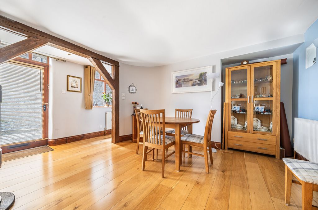 Property photo 3 of 17 Dining Area