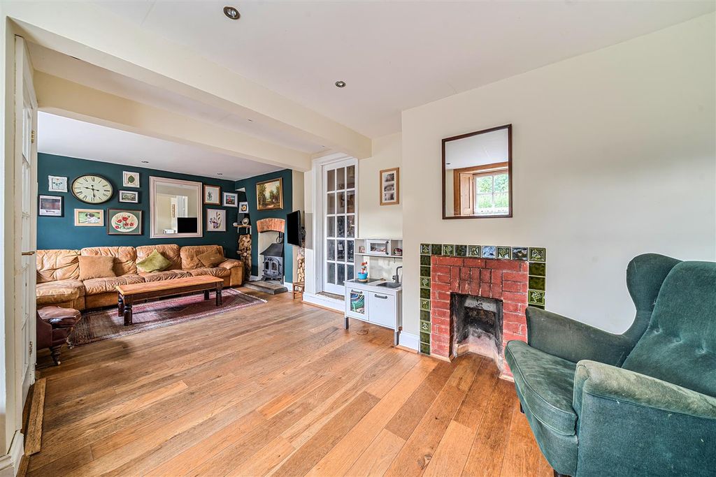 Property photo 2 of 20 Sitting Room