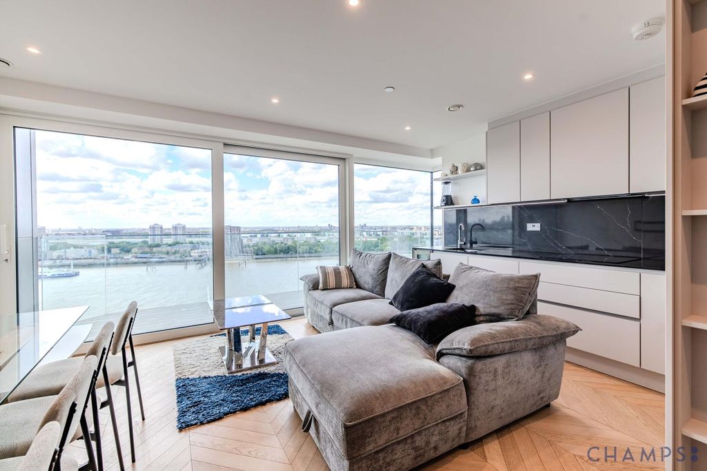 Property photo 1 of 7 2 Bed Flat To Rent Brigadier Walk, London Se18