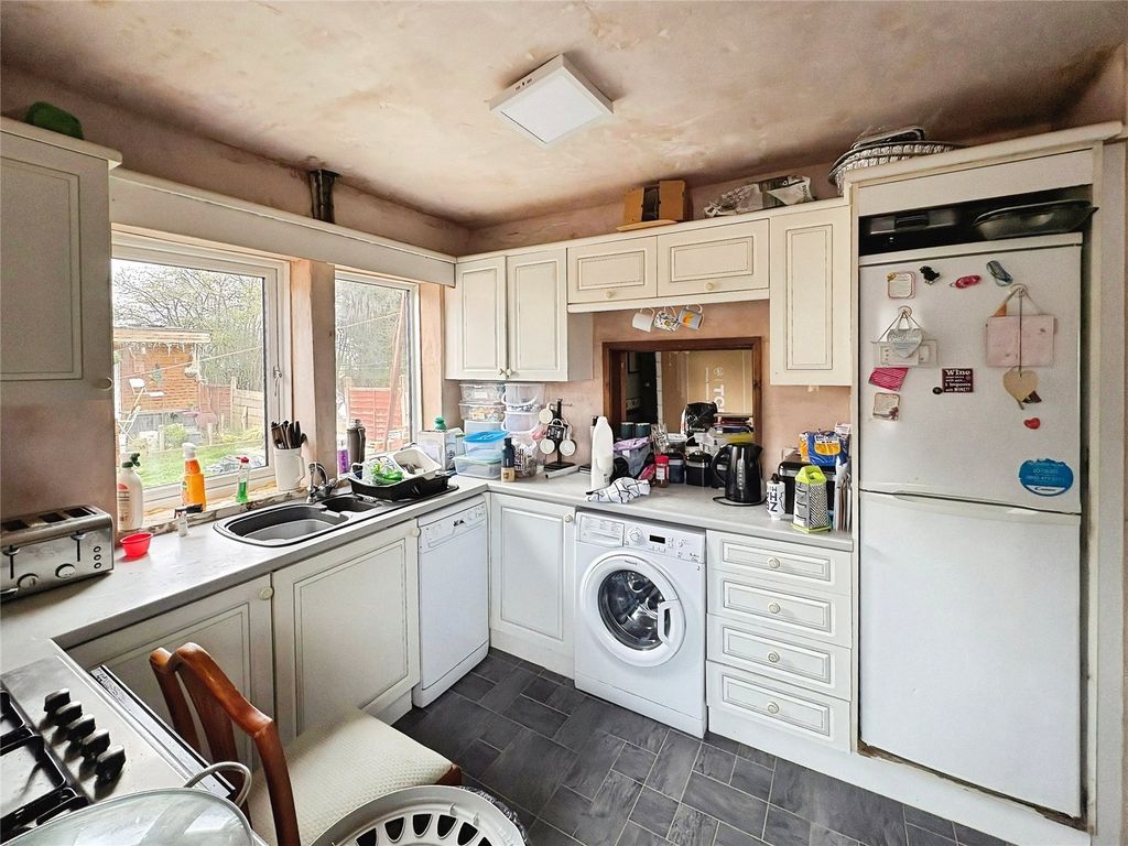 Property photo 2 of 26 Picture No. 13