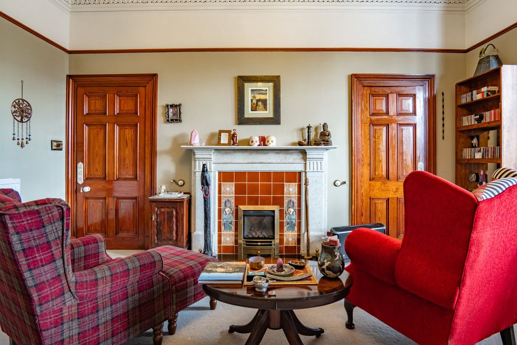 Property photo 2 of 50