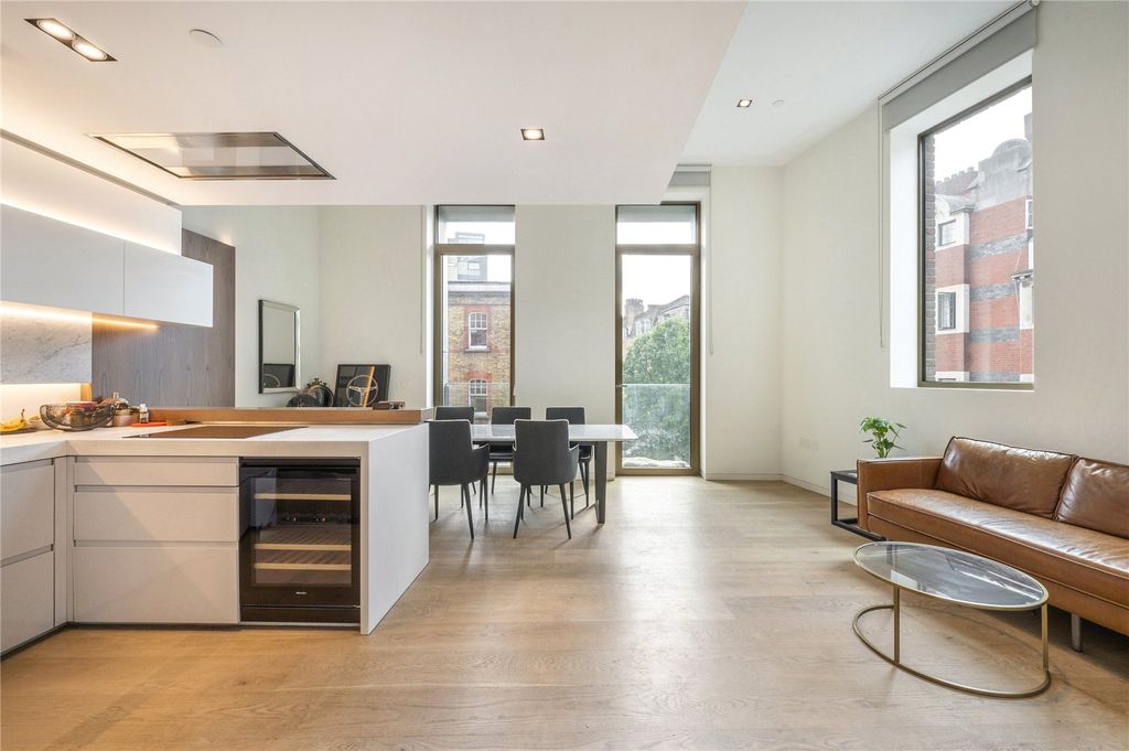 Property photo 2 of 9 Reception / Kitchen