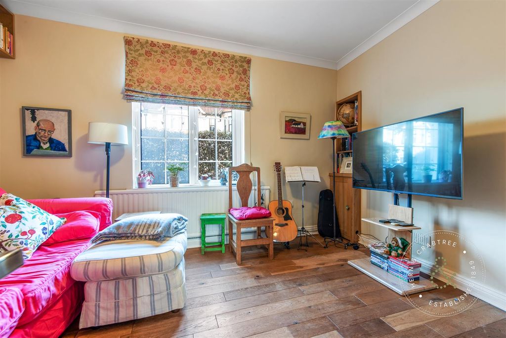 Property photo 3 of 36 Vishwell-Road-18.Jpg