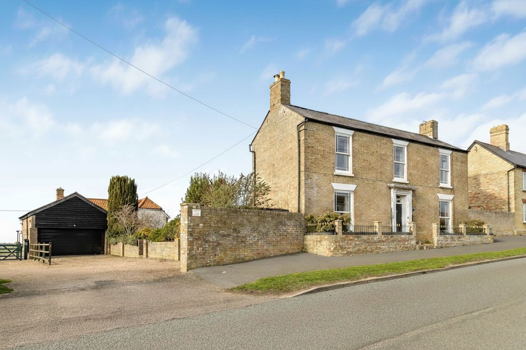 Property photo 1 of 30