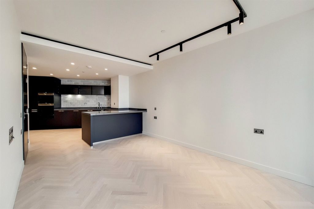 Property photo 1 of 12 One Crown Place