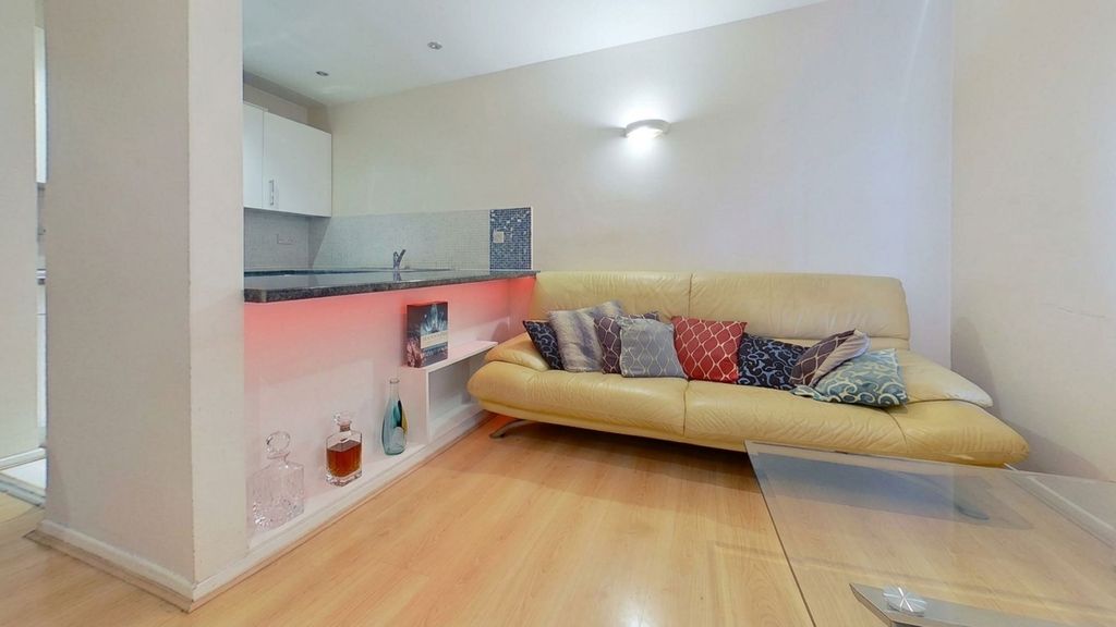 Property photo 1 of 5