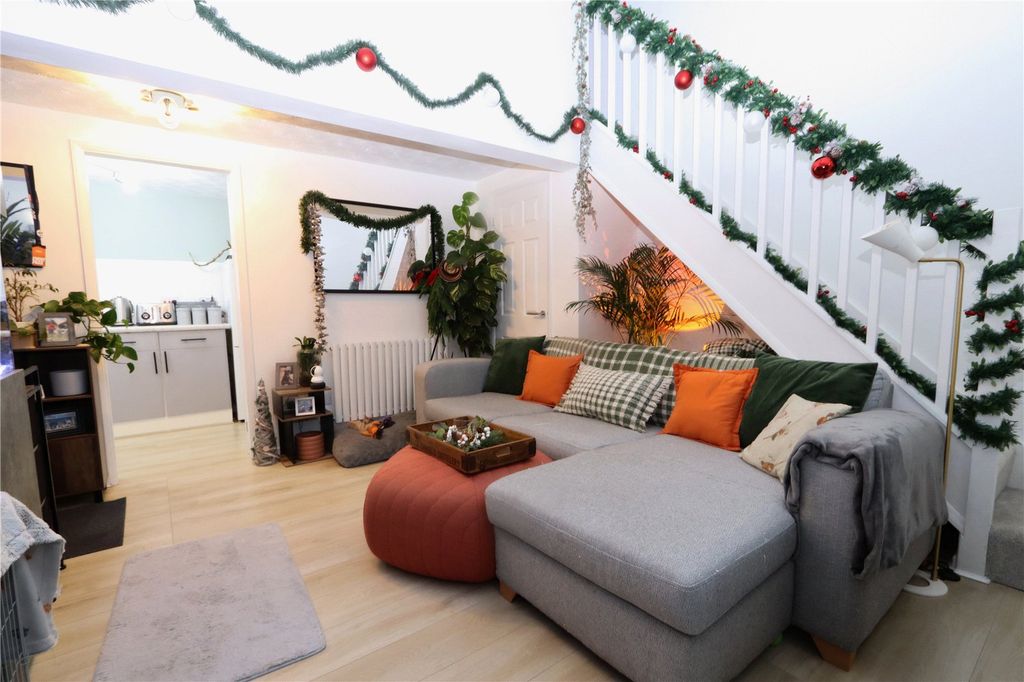 Property photo 2 of 6 Picture No. 16