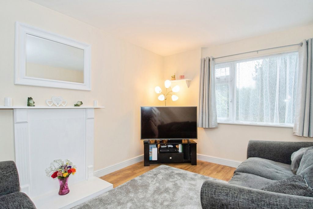 Property photo 2 of 20 Living Room