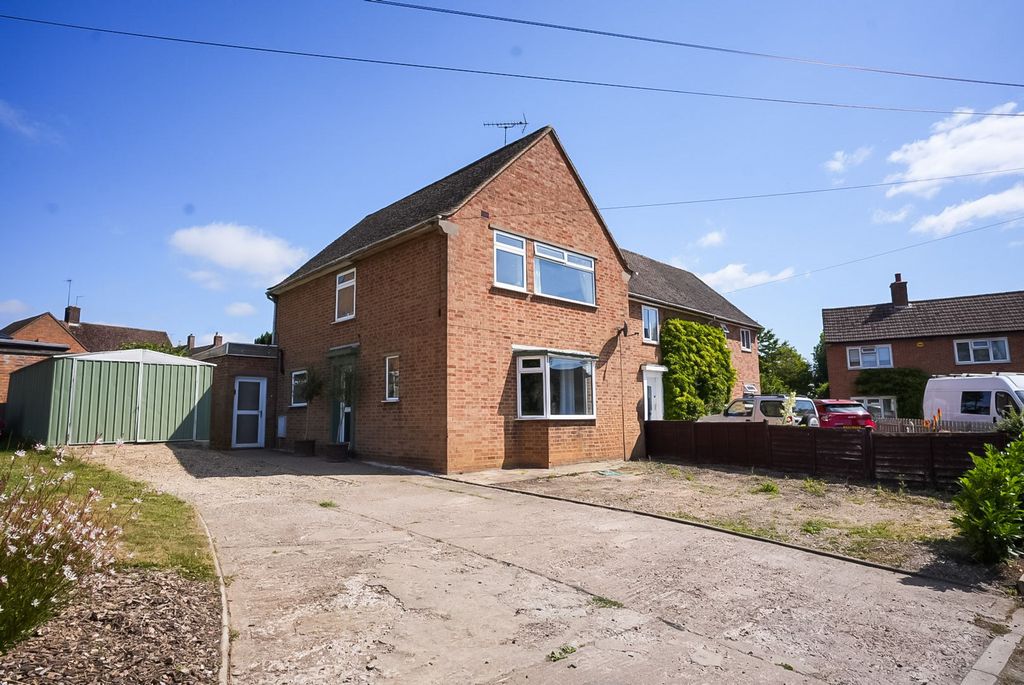 Property photo 2 of 32