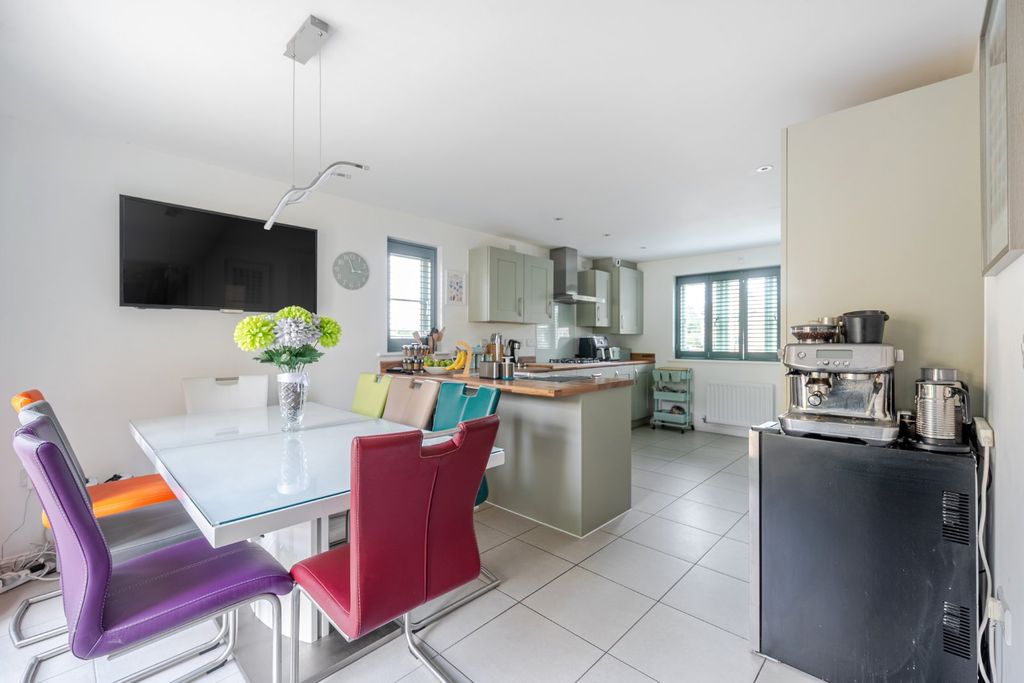 Property photo 3 of 24 Kitchen Dinng Room