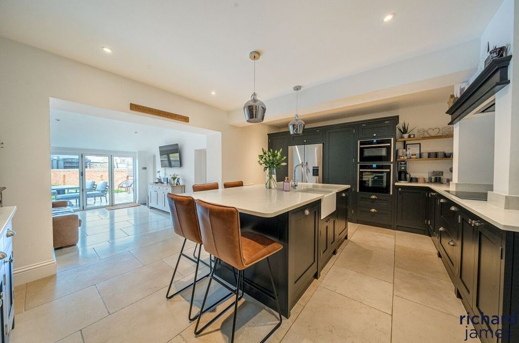 Property photo 3 of 21 Dd66436786d446938374ee857B1066c0