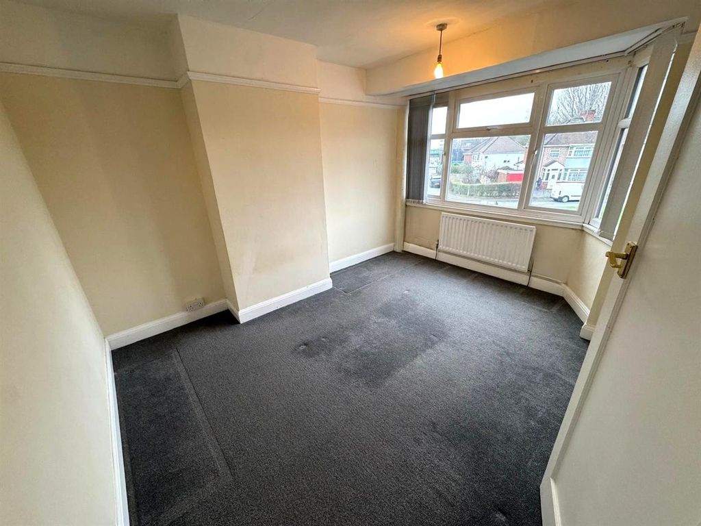 Property photo 2 of 14 Lounge