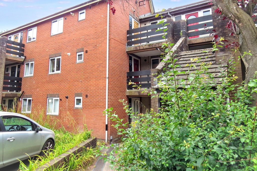 Property photo 1 of 9 106 The Paddock, Fulwood, Preston, Lancashire, Pr2 8Gp