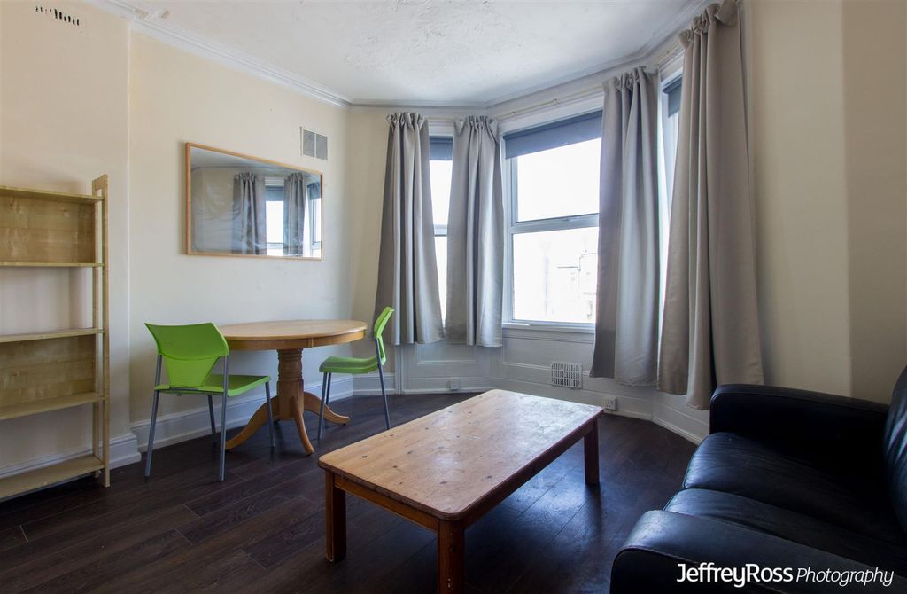 Property photo 2 of 6 Img-3.Jpg