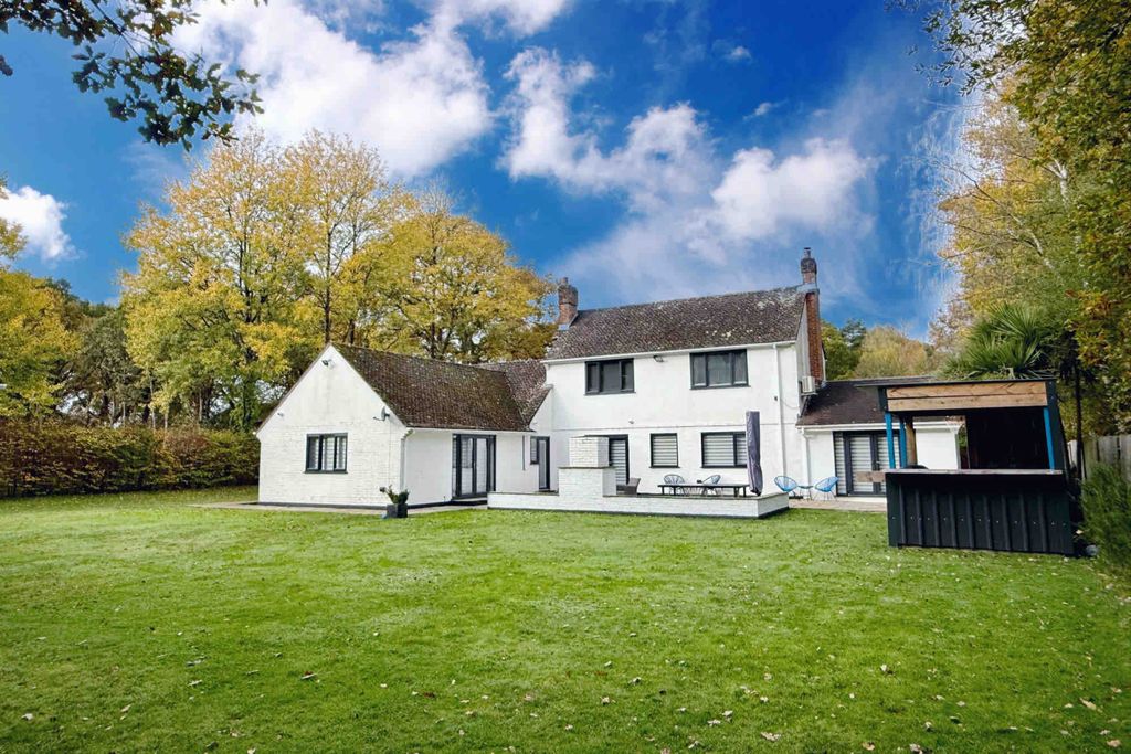 Property photo 2 of 42 Gallery