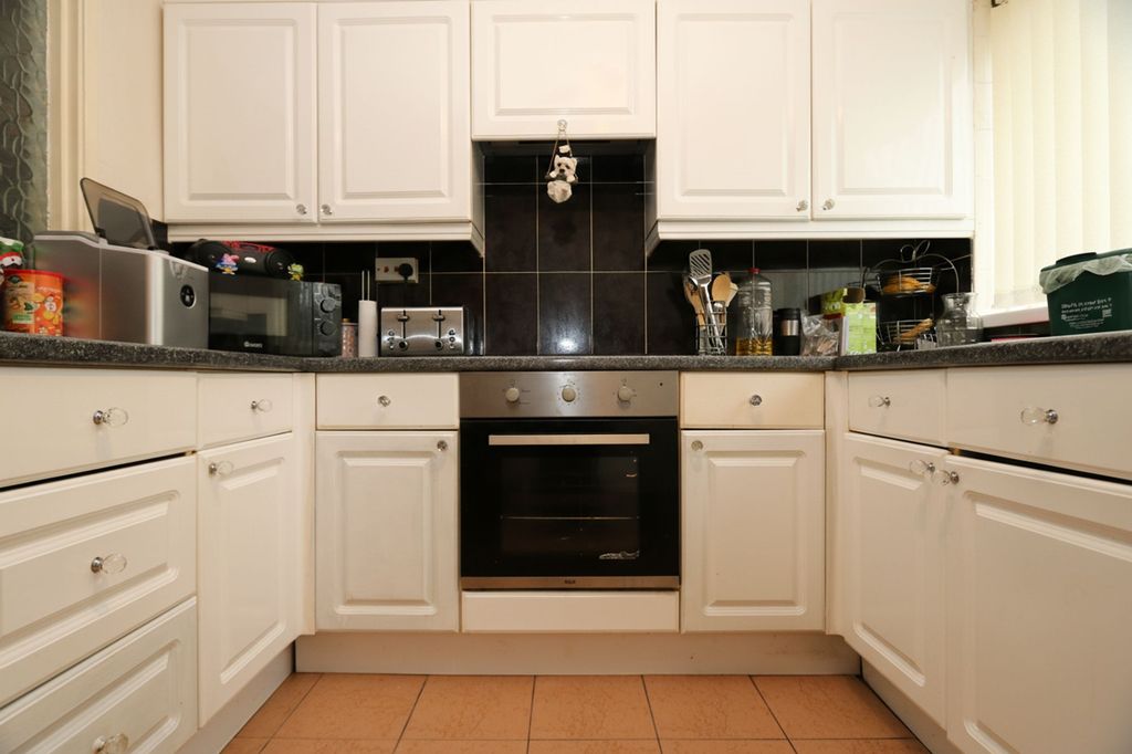 Property photo 3 of 23