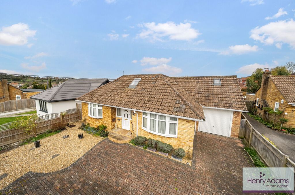 Property photo 1 of 21