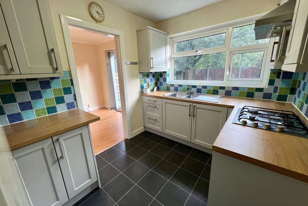 Property photo 3 of 14 Kitchen