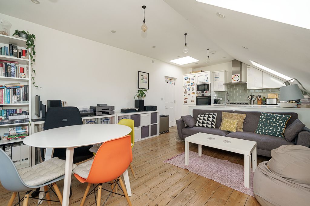 Property photo 3 of 8