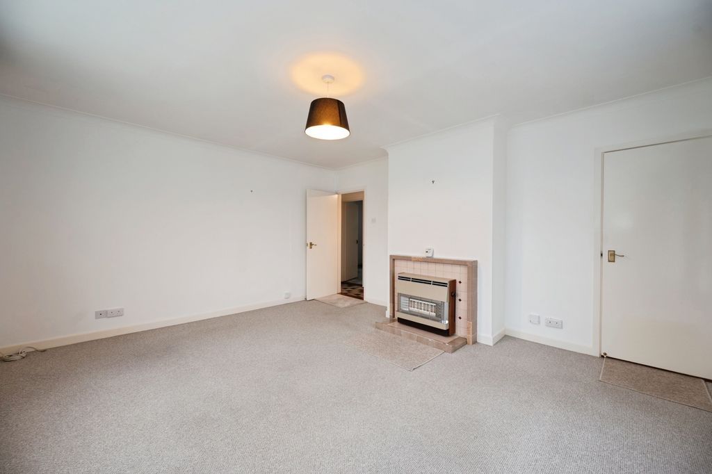 Property photo 3 of 17 Photo