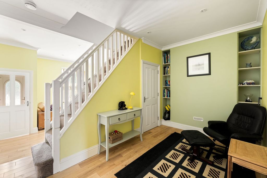 Property photo 3 of 17