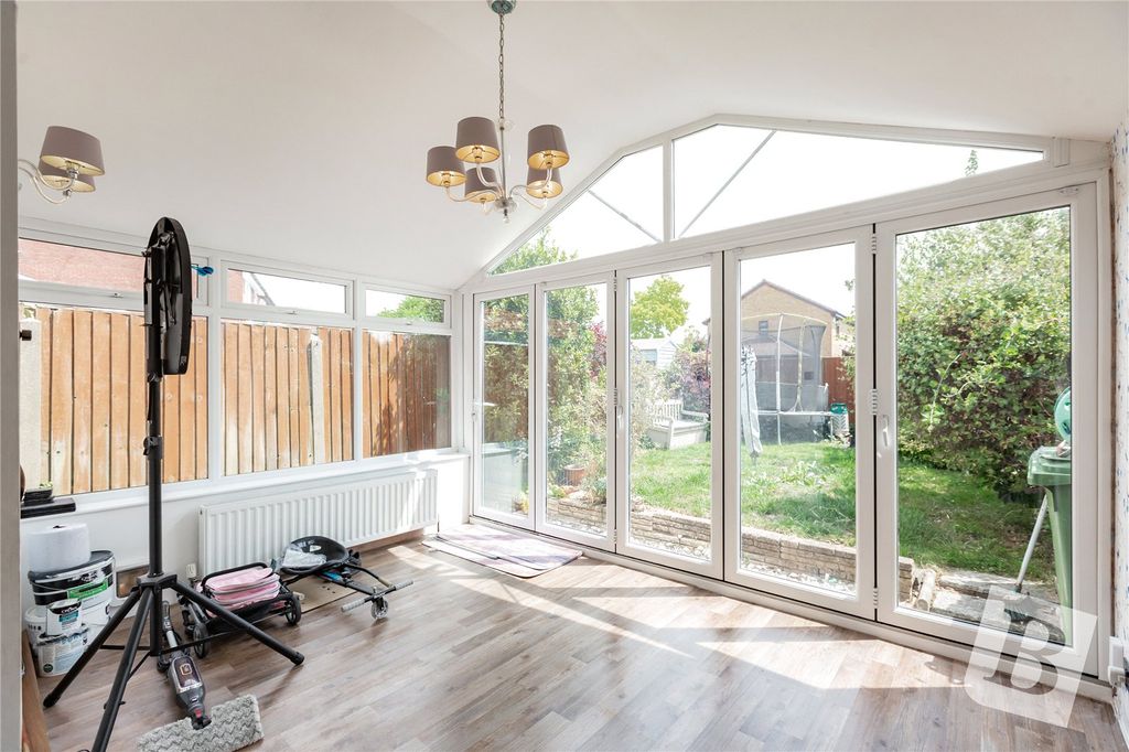 Property photo 3 of 17 Dining Room