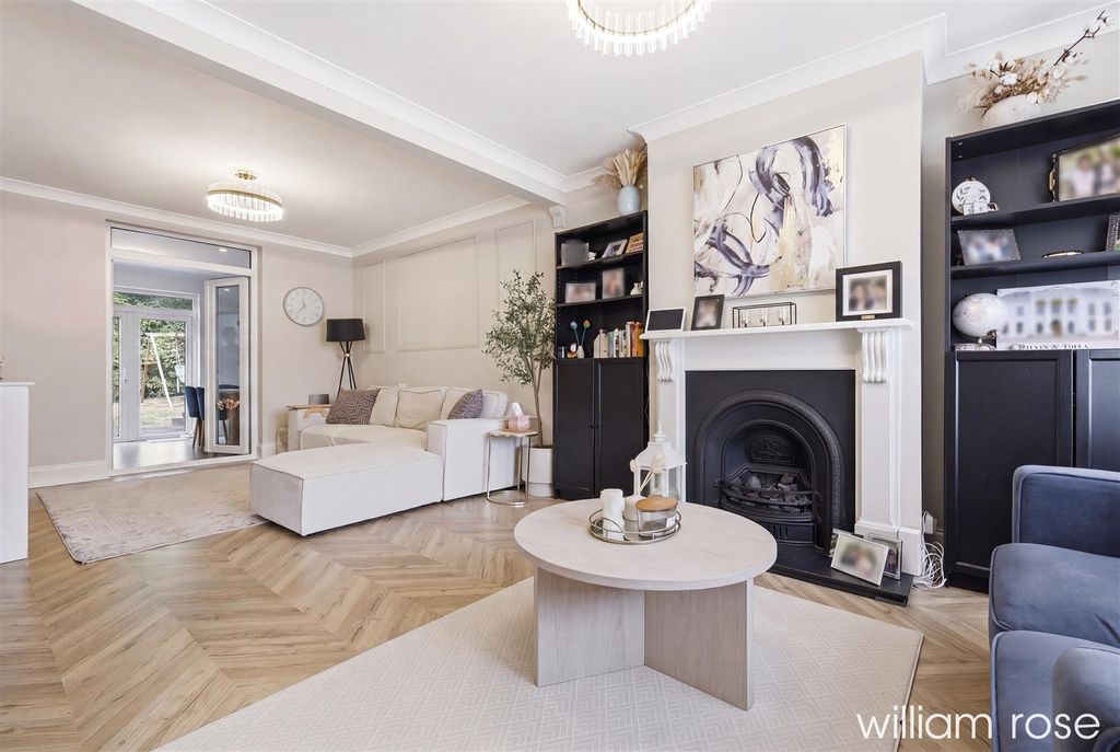Property photo 2 of 20 9_62Abef11-4082-4552-9c5c-7c862A525Acc.Jpg