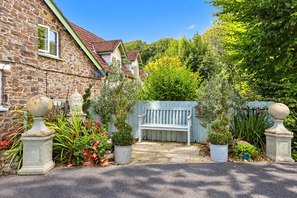 Property photo 2 of 18 Picture No. 94