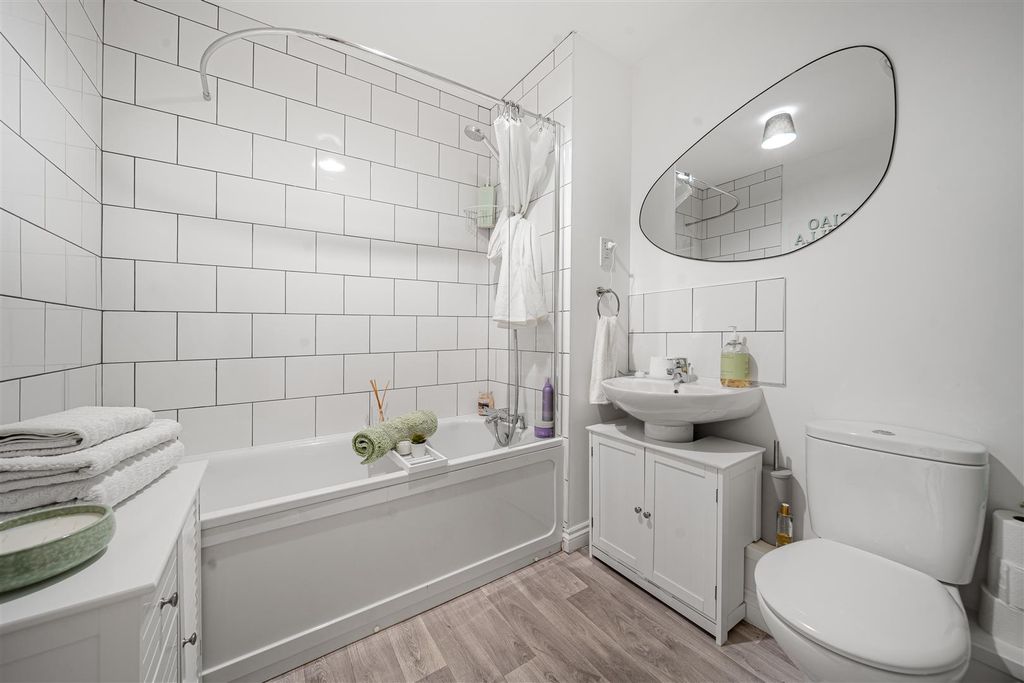 Property photo 2 of 12 Charlotte Way-13.Jpg