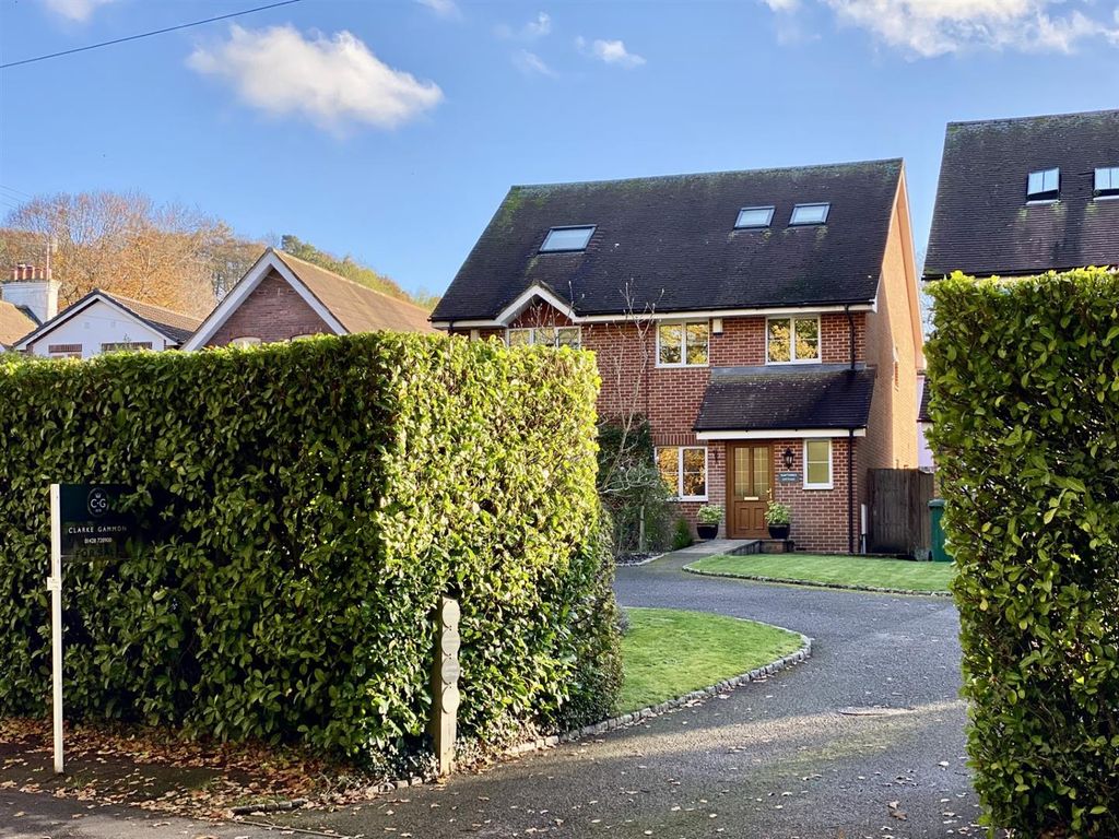 Property photo 1 of 21 Front