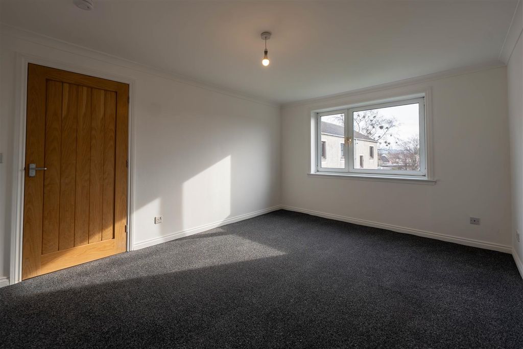 Property photo 3 of 18 Dsc00024-Hdr.Jpg