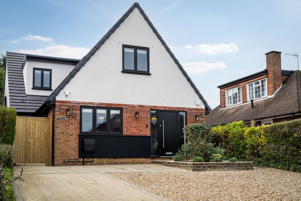 Property photo 2 of 60