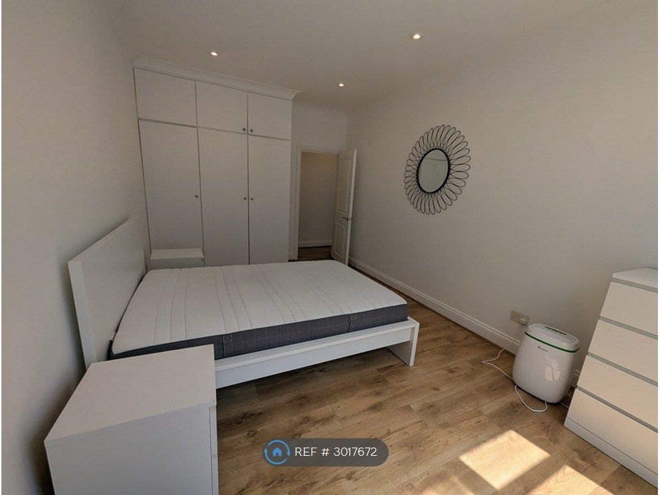 Property photo 2 of 35