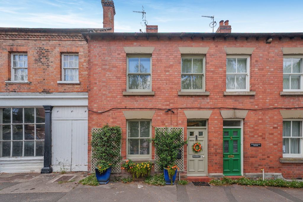 Property photo 1 of 18