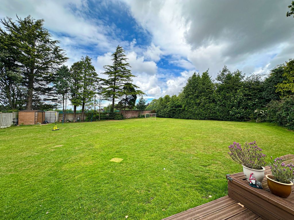 Property photo 3 of 28