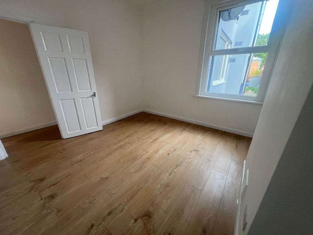 Property photo 3 of 7 Gallery