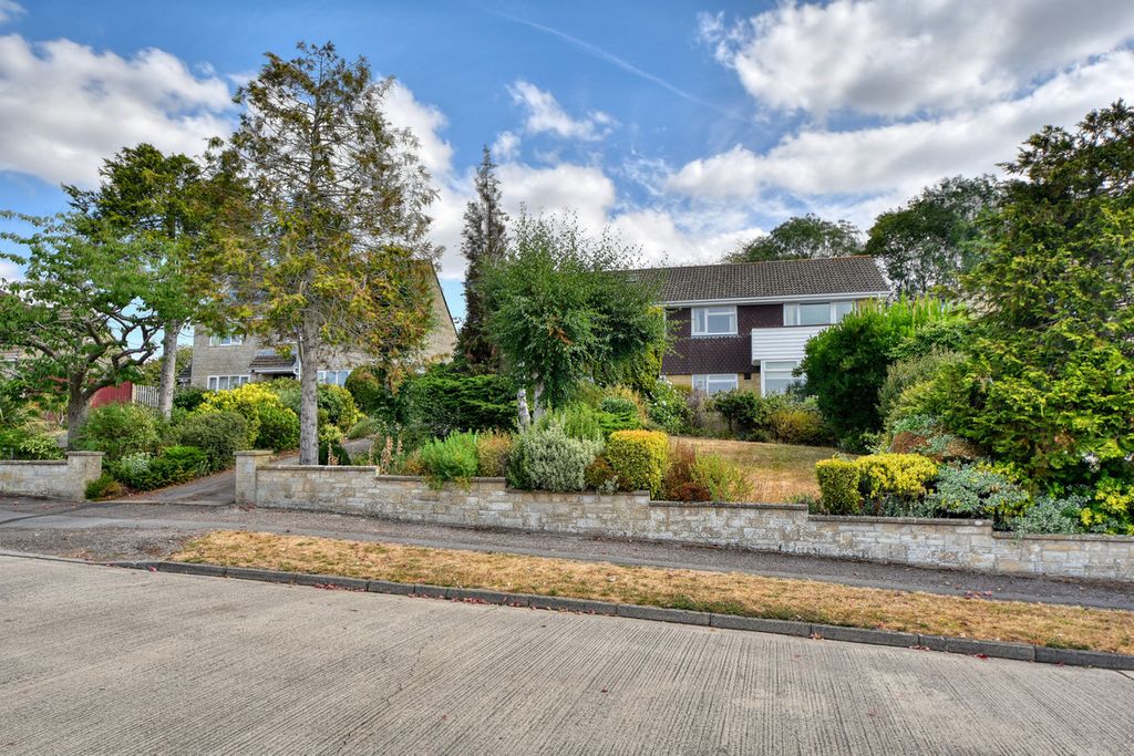 Property photo 2 of 24