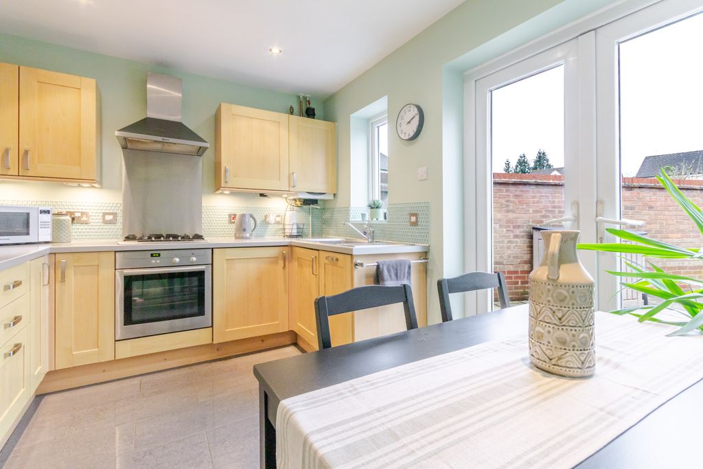 Property photo 3 of 21 Kitchen 1