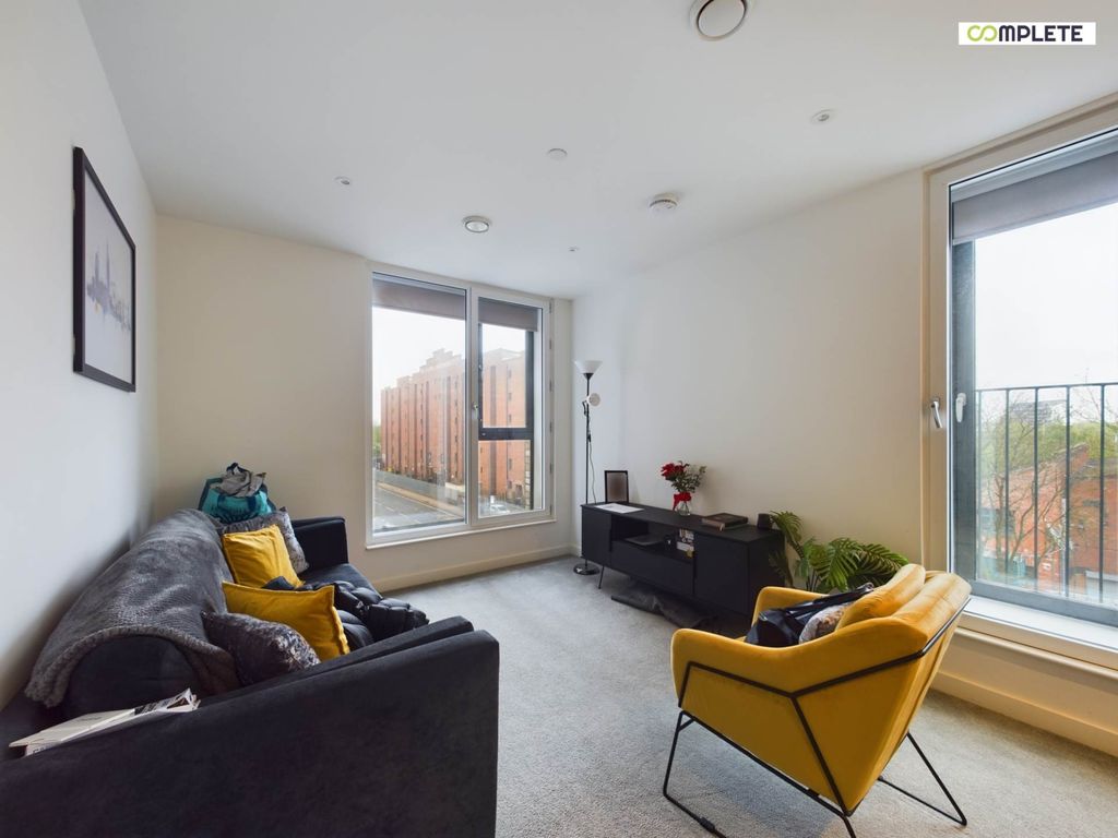 Property photo 2 of 8