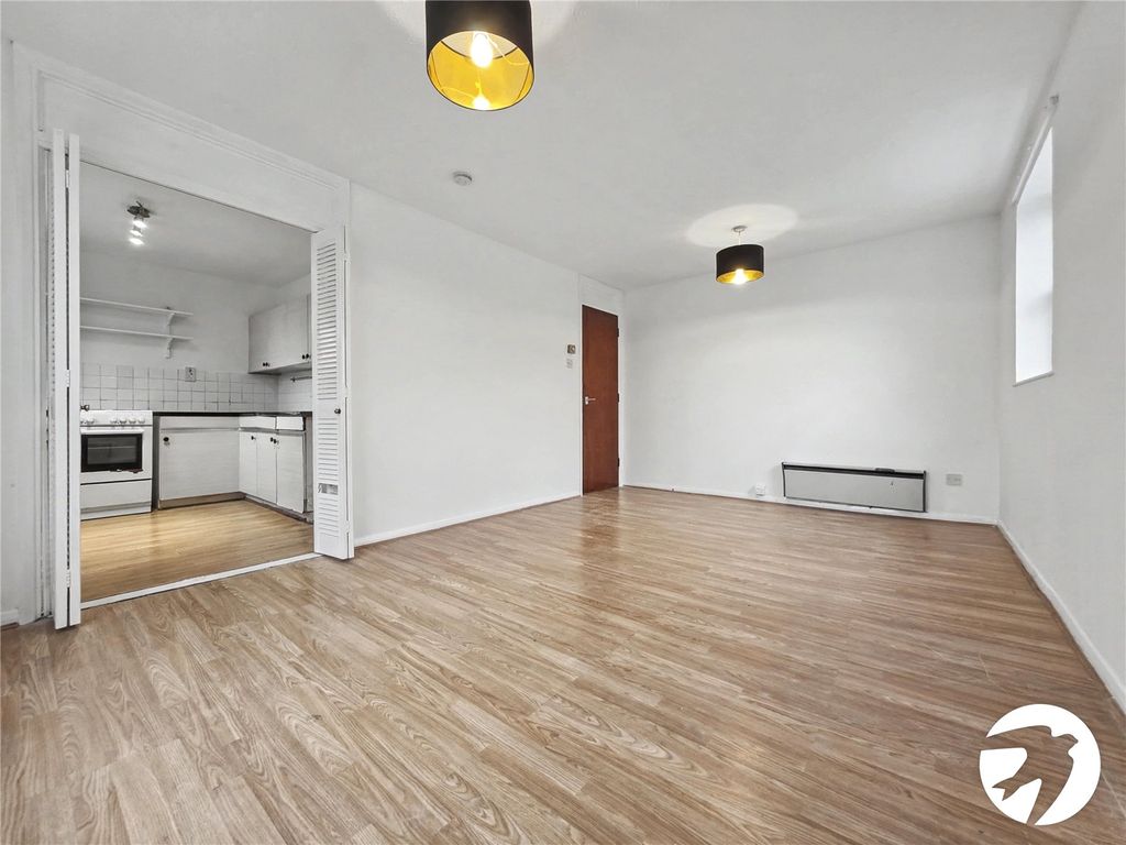 Property photo 3 of 9 Picture No. 06