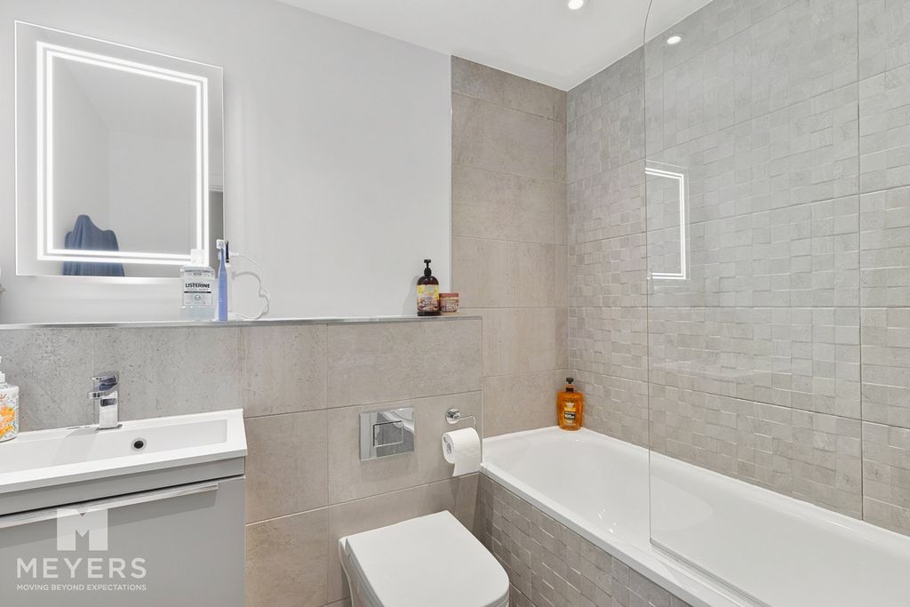 Property photo 3 of 25