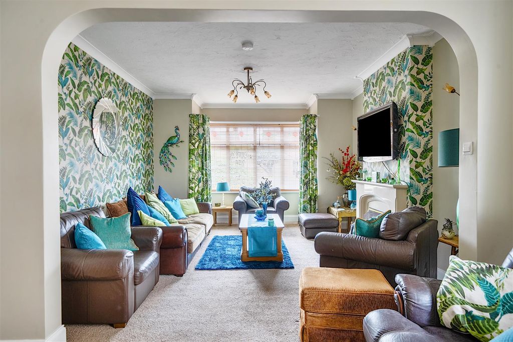 Property photo 3 of 18 1447869-16-69Df5B58634Ac.Jpg