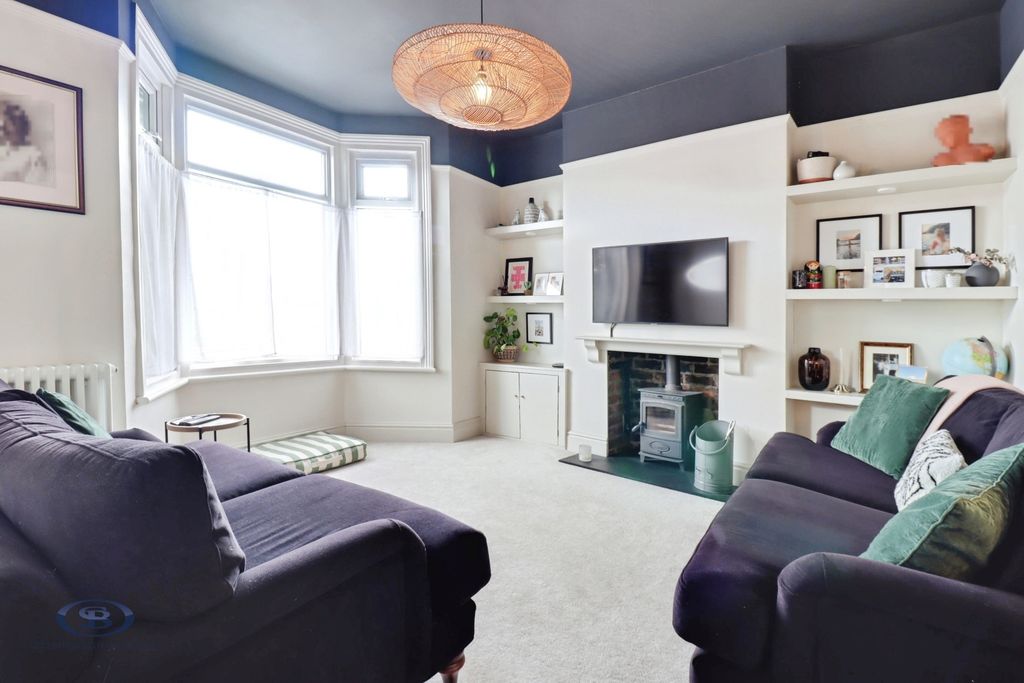 Property photo 3 of 29 Pbox-Img.Jpg