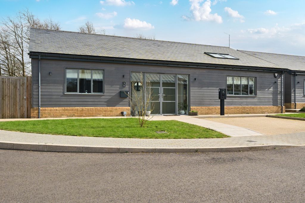 Property photo 1 of 18 1430141-18-69B80B...