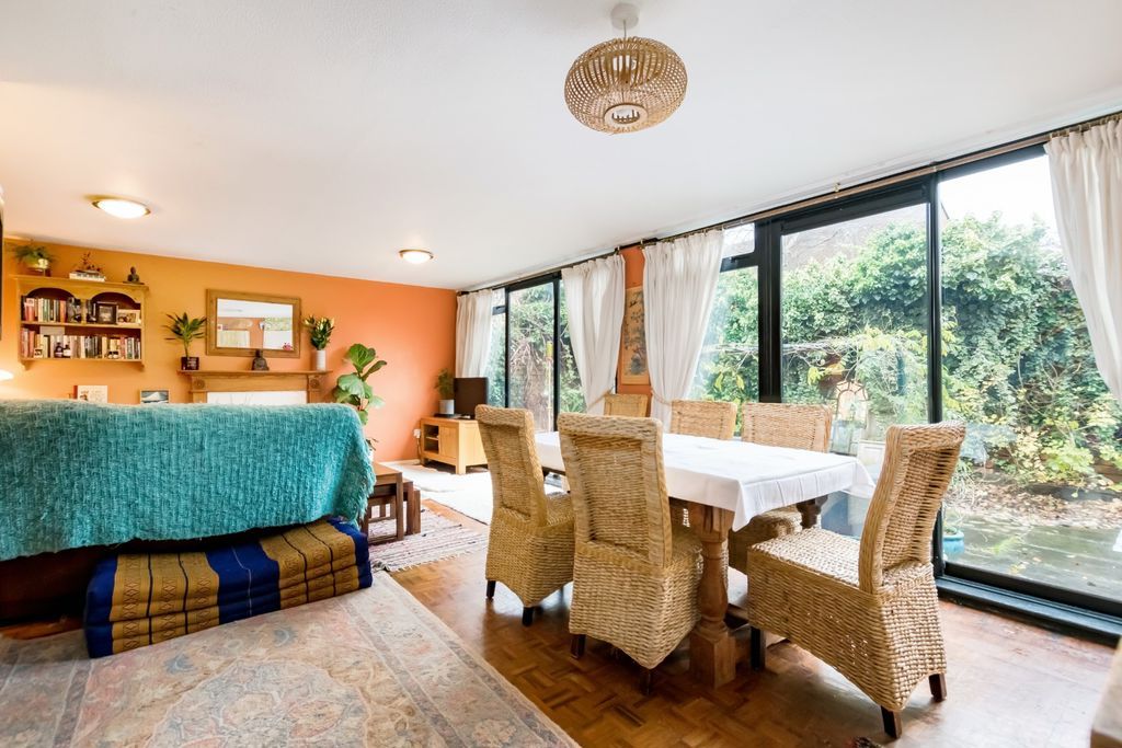 Property photo 2 of 12 Dining Area