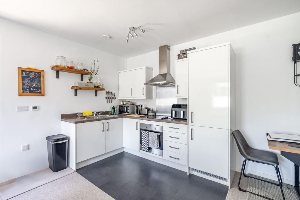 Property photo 3 of 14 1N-8.Jpg