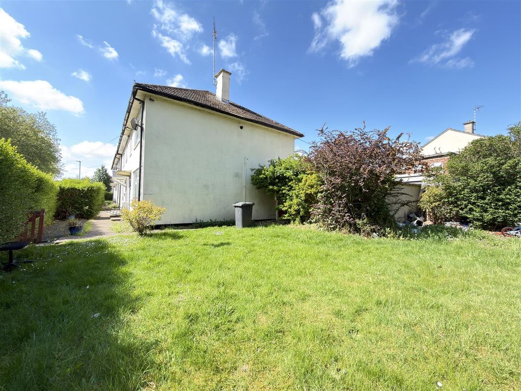 Property photo 1 of 14 Outside