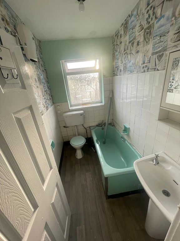 Property photo 3 of 4