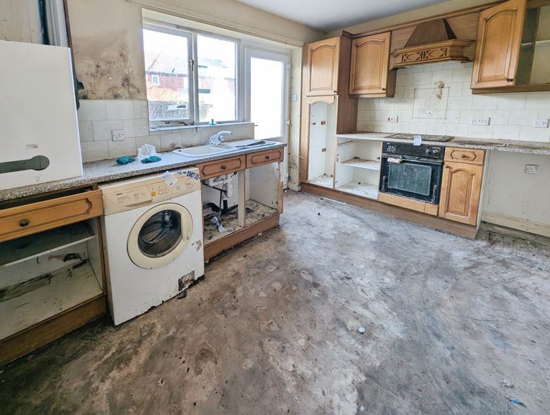 Property photo 3 of 10 Photo 8